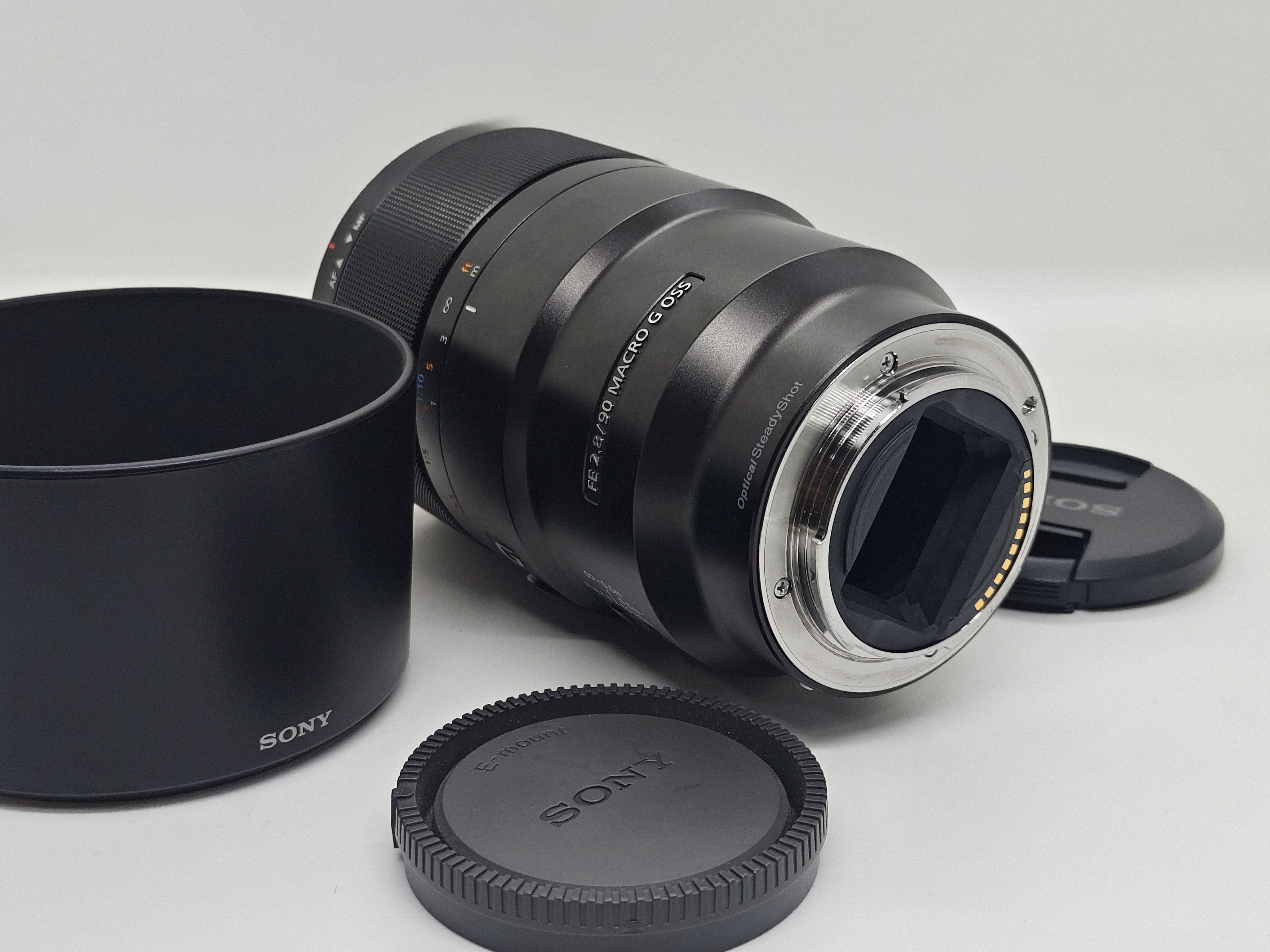 Sony FE 90mm f/2.8 Macro G OSS Lens (used)
