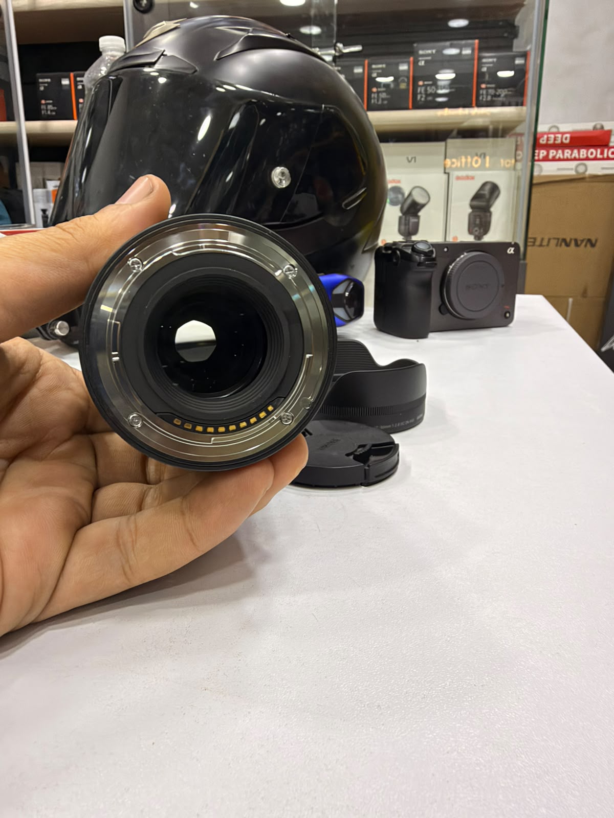Sigma 18-50mm f/2.8 DC DN Contemporary Lens for Sony E (used like new) wihout box